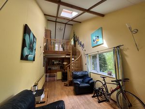 FAMILY ROOM- click for photo gallery